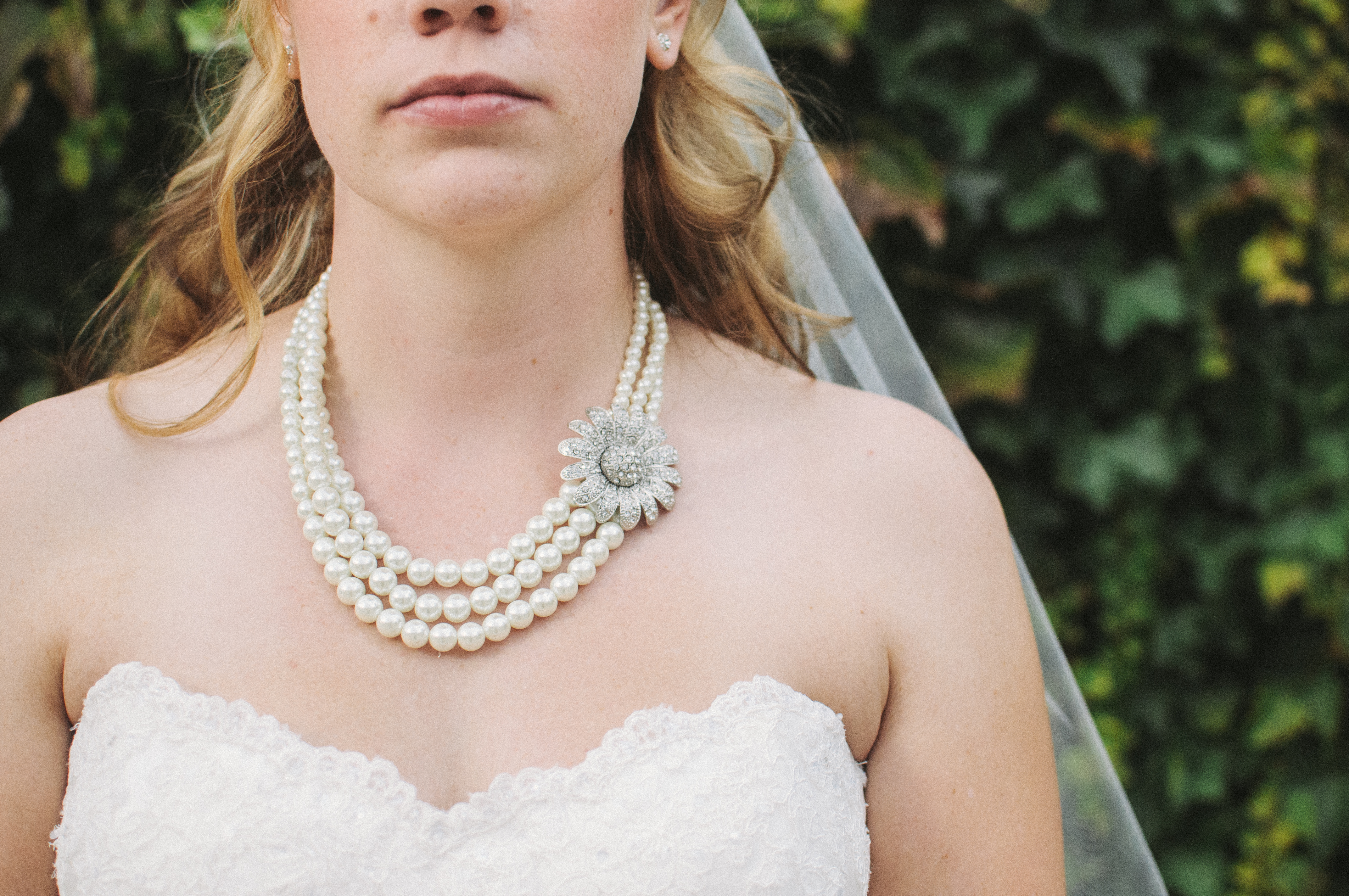 So You’ve Finally Found Your Wedding Dress: Choosing the Perfect Jewelry to Match