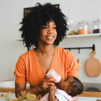 Nutrition for Newborns: A Comprehensive Guide for Working Moms