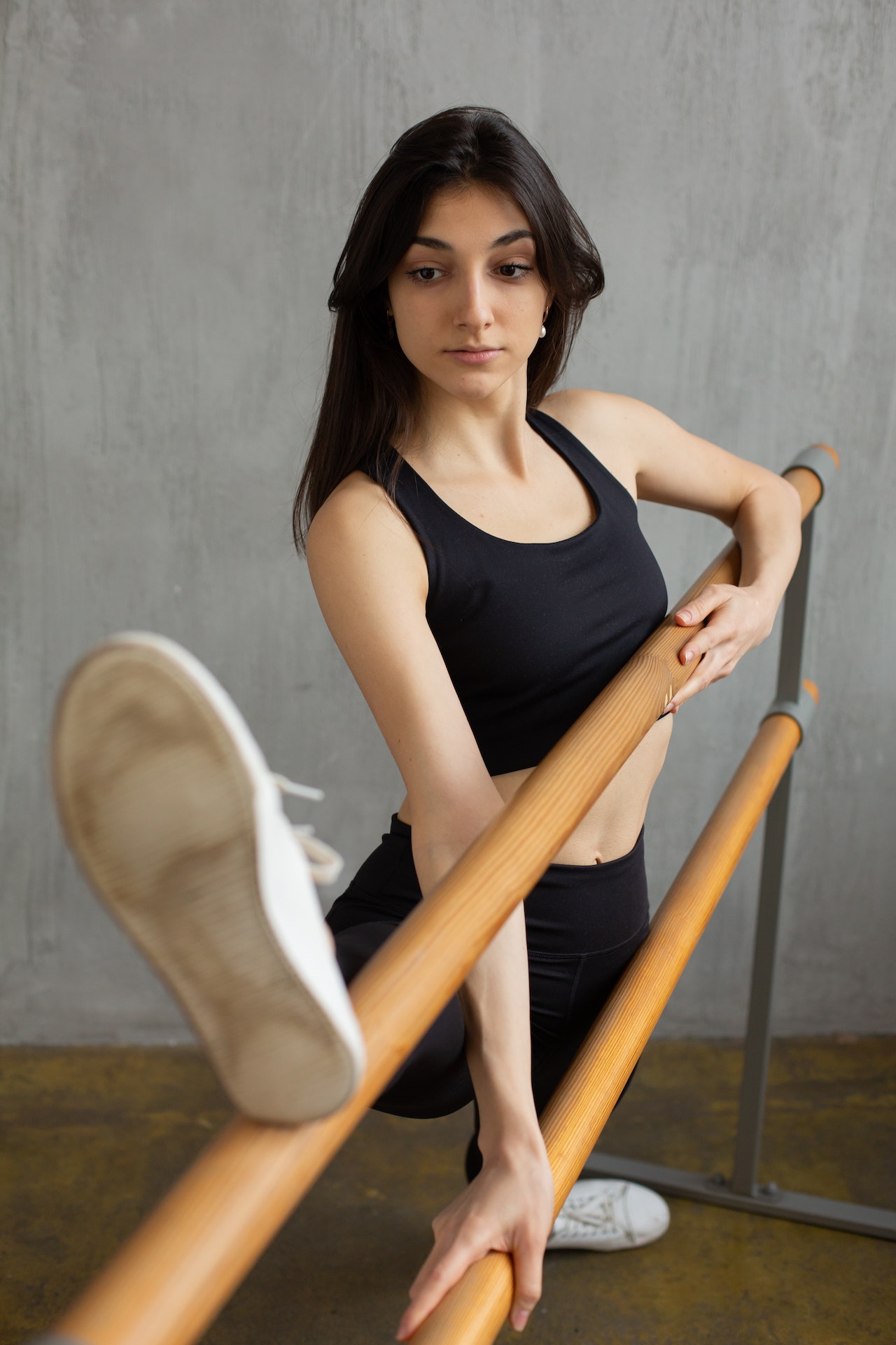 What Is Barre? Experts Explain the Benefits of Barre Workouts