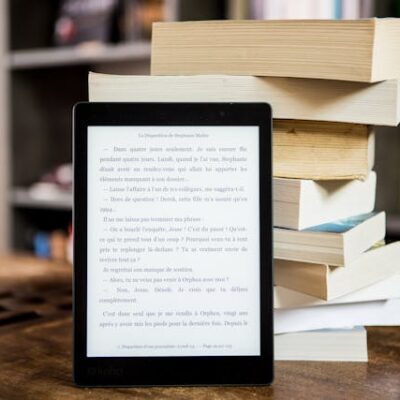 E-Books vs. Physical Books: Why New Readers Are Opting for Digital