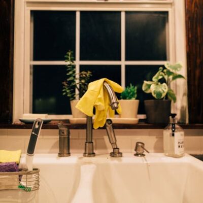 Dealing With The Space Behind Your Kitchen Sink: Some Dos And Don’ts